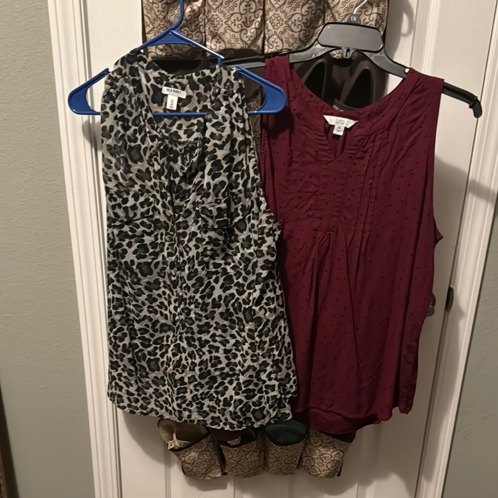Stylish Women's Sleeveless Tops - Leopard Print and Burgundy